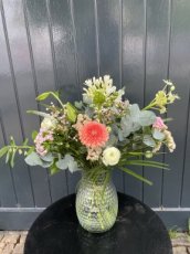 Boeket in wit/zalmrose tinten