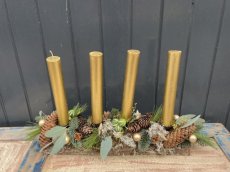 2211202504 Adventsstam opgemaakt in goud